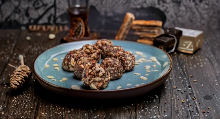 Dates, Jaggery & Sesame Ladoo